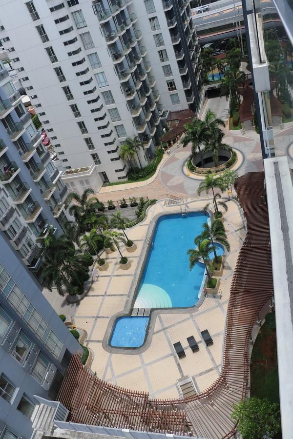 One Palm Tree Villas Маніла Екстер'єр фото